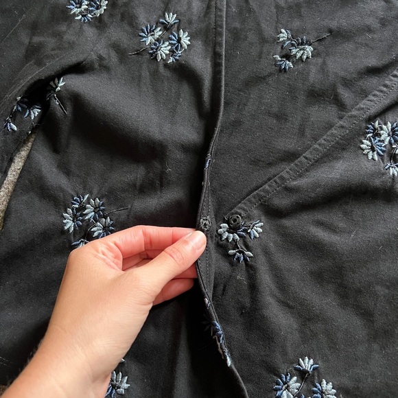 ASOS 100% Cotton Black Wrap Crop Top with Blue Floral Embroidery Womens US 0 - Picture 7 of 11